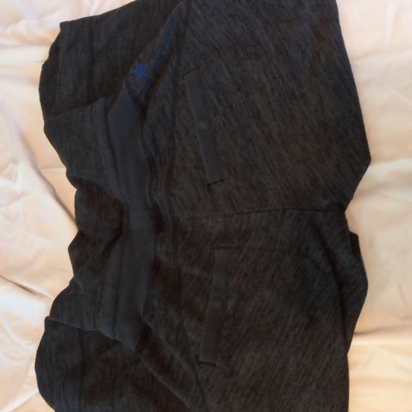 Athleta Capri's sweatpants - Picture 3 of 10